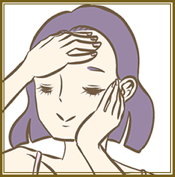 手のひら全体を使い、顔全体を軽くプッシュながらなじませる